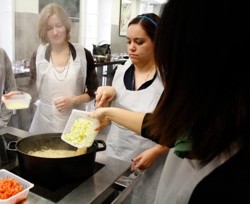 Biroul de Dezvoltare si Informare incurajeaza consumul de produse agricole in scolile americane