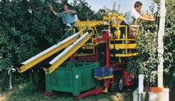 Masini de recoltat mere, pere, piersici, caise