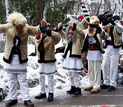 jocuri-cu-masti resize