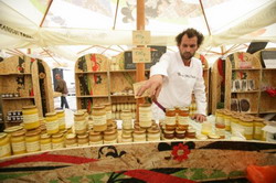 1300 de tone de miere se produce anual in judetul Sibiu