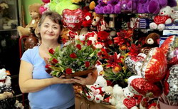 9-1701522-is310113flowers1 fct1024x630x19 t460 resize