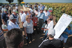 Compania Pioneer a invitat 400 de fermieri la Badeni, Judetul Cluj