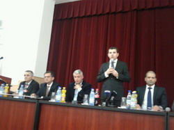 Intalnire de lucru intre Daniel Constantin si fermierii damboviteni