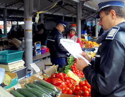 10 tone de produse alimentare confiscate intr-o piata agroalimentara din Brasov