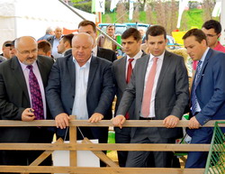 Ministrul Daniel Constantin ii indeamna pe fermieri sa se asocieze