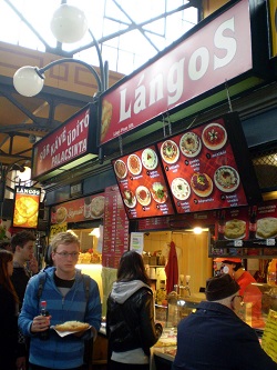 Pizza ungureasca numita “Lángos”