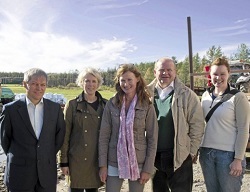 Ferma de vaci moderna administrata de trei femei la Cercul Polar