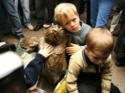 Monumentul ”Compasiune” pentru cainele vagabond Malchik