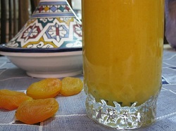 Sucul de caise bautura preferata in timpul Ramadanului