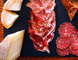 Pachetul de masuri adoptat de UE pentru sprijinirea sectoarelor lactatelor si carnii de porc