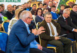 Peste 200 de fermieri la Conferinta Judeteana de Agricultura Botosani