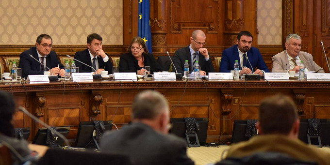 Accesare fonduri europene pentru pescuit si piscicultura - Dezbatere