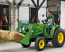 Avantajele tractorului John Deere 3036 E