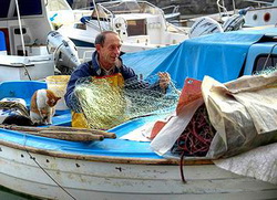 Conditii mai bune de lucru pentru pescari: Consiliul UE aproba acordul dintre partenerii sociali