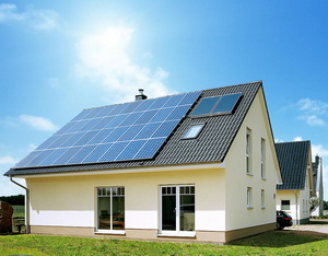 Astazi, o familie isi poate produce singura curent electric pe acoperisul casei ori in curte, cu 5 000 de euro