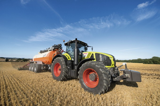 Noile generatii de tractoare CLAAS AXION 900