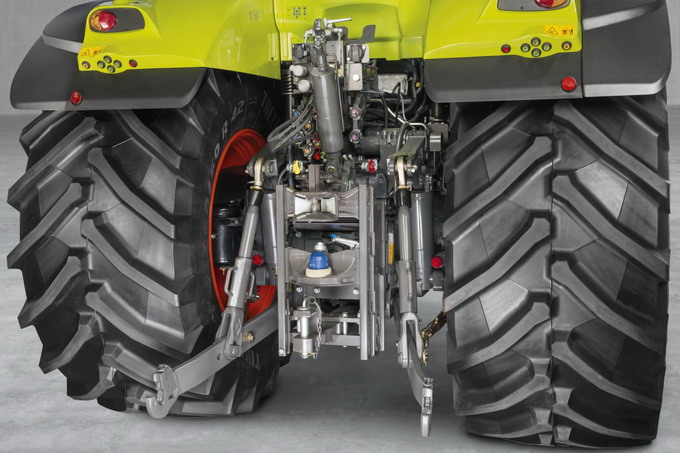 Noile generatii de tractoare CLAAS AXION 900 - detaliu