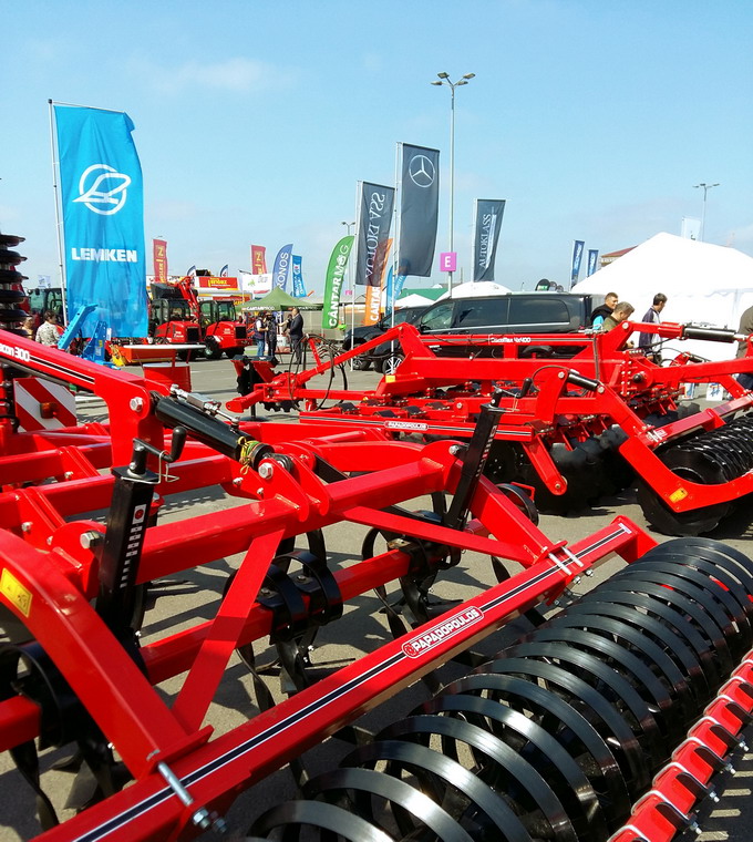 ExpoAgroUtil 2018 - imagine panoramica a targului agricol