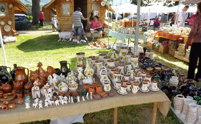 Cocosul de Hurez - targ de ceramica populara Romania