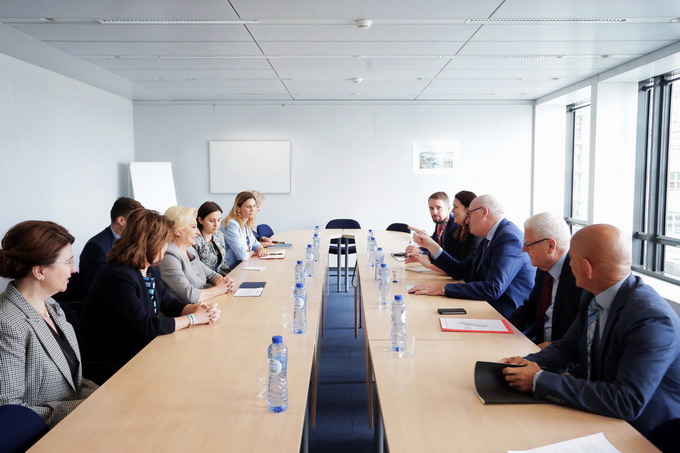 Premierul Romaniei - intrevedere cu Phil Hogan