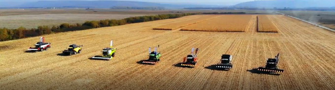 Combine agricole de recoltat porumb - Parada Demo Show Moldova