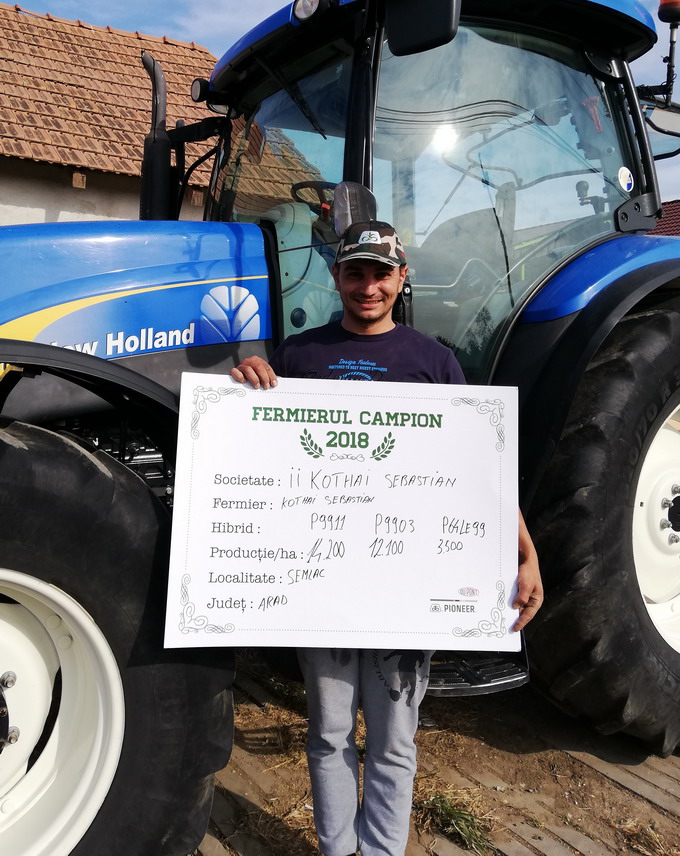 Hibrizii de Floarea Soarelui Pioneer - Kothai Sebastian