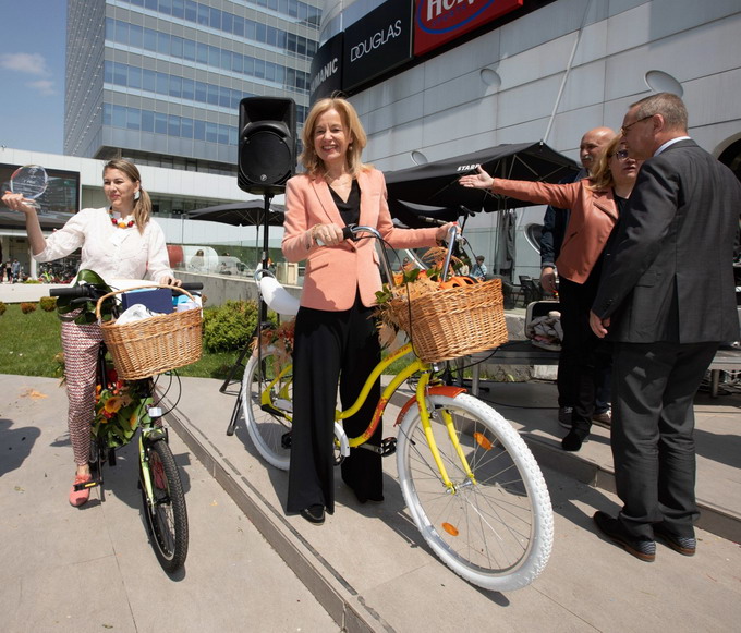 Concursul National de Aranjamente Florale - Excelenta Sa Stella Ronner-Grubacic - Ambasadorul Olandei la Bucuresti