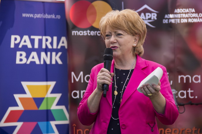 Plata cu cardul in Piata - Astrid Fodor