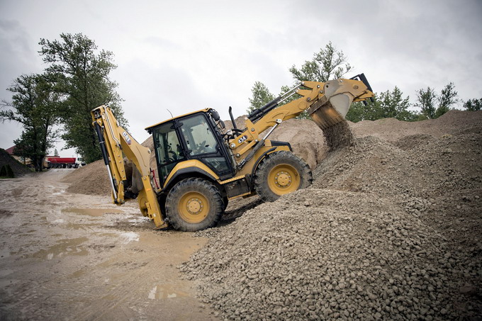 Noua gama de buldoexcavatoare Cat - 434 LT 19 019