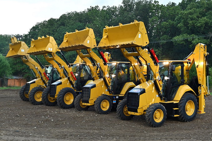 Noua gama de buldoexcavatoare Cat - Gama buldoexcavatoare Cat