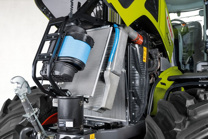 Tractoare de mari dimensiuni CLAAS AXION 900 - 