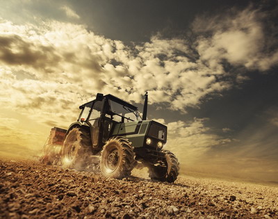 Tradus: Top 3 cele mai cautate tractoare rulate din Romania