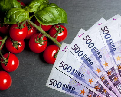 Fermierii se pot inscrie in programele pentru legume in spatii protejate si plante aromatice