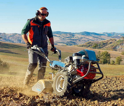 Tipuri de teren si cum se lucreaza cu un motocultor profesional