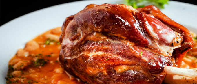 mancaruri romanesti - fasole cu ciolan afumat