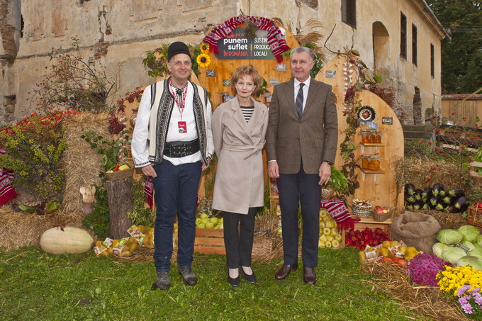 Targul producatorilor locali si mestesugurilor de la Apos - Foto1