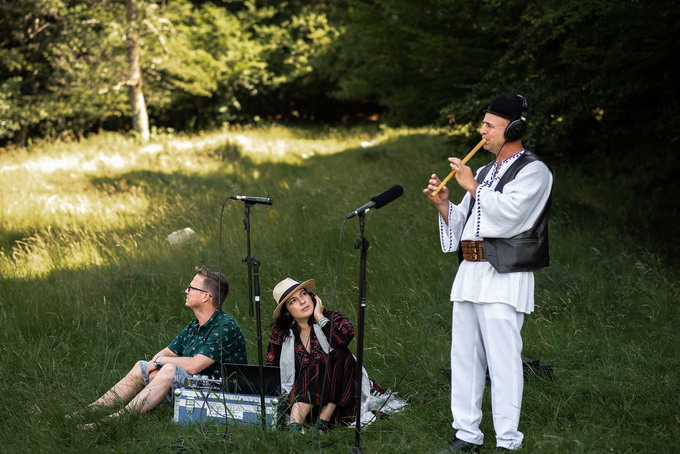 Albumul concept Interbeing - foto fluieras