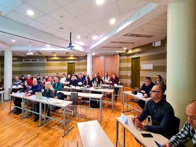 40 de manageri de cooperative din Romania, Grecia, Estonia si Franta isi perfectioneaza abilitatile in cadrul unui proiect Erasmus