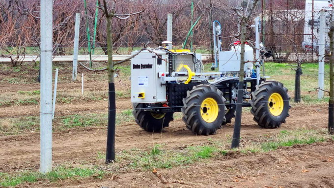 Lansarea platformei robotice ROBO-FERMIER - foto 1