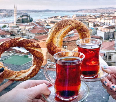 Destinații turcești ideale pentru nomazii digitali pasionați de gastronomia stradală