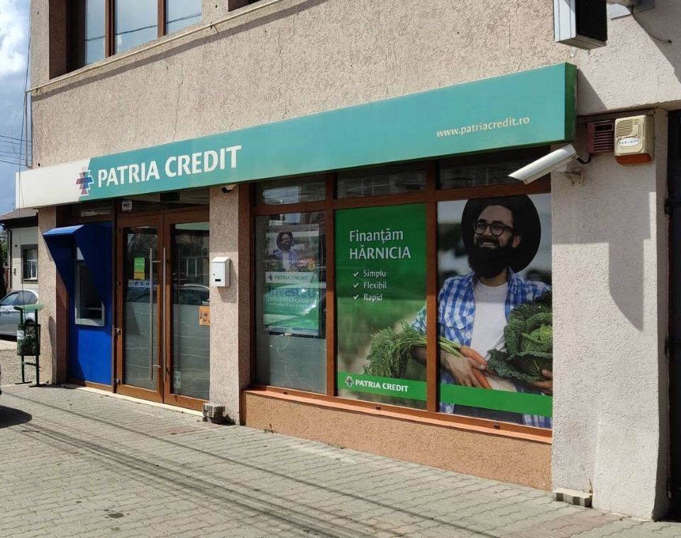 Patria Credit IFN susține dezvoltarea comunităților rurale: un nou studiu confirmă impactul social ridicat al microfinanțării în România