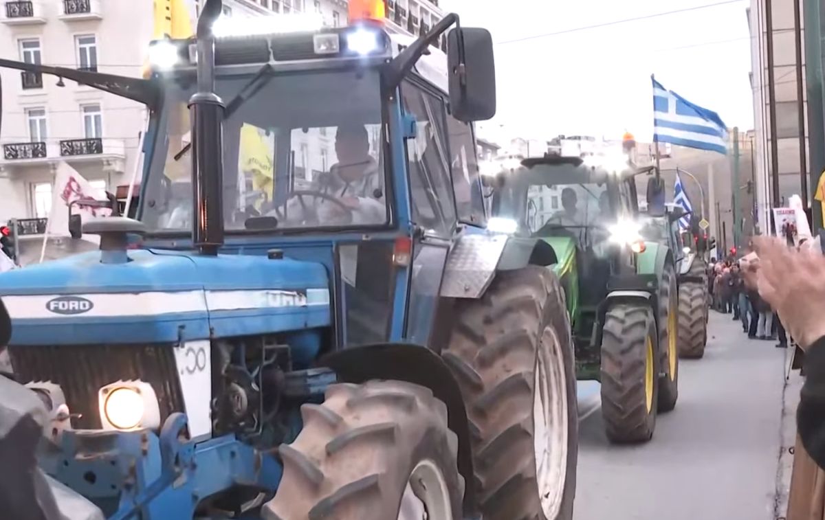 Mii de agricultori greci protestează în centrul Atenei
