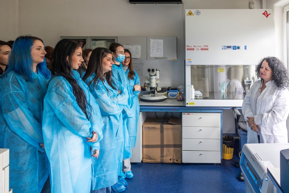 Primul contract cu laboratoarele ANF pentru studenți ai Facultății de Biologie