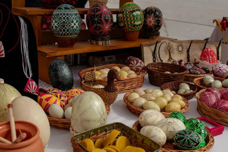 Târgul de Paști de la Miercurea-Ciuc 2026: tradiție, produse locale și sfințirea bucatelor