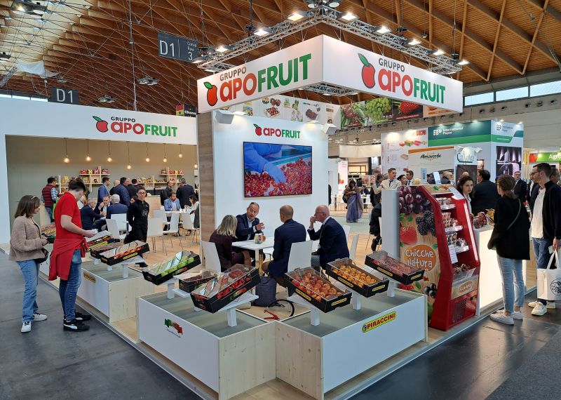Apofruit aduce ultimele sale inovații varietale la Macfrut 2026