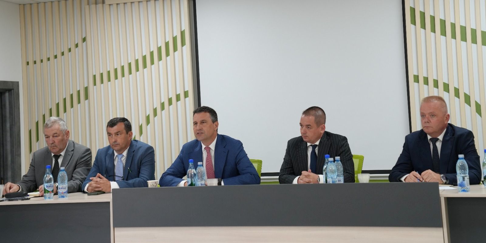 Începe elaborarea planului de vaccinare împotriva Pestei Micilor Rumegătoare agreat de Comisia Europeană